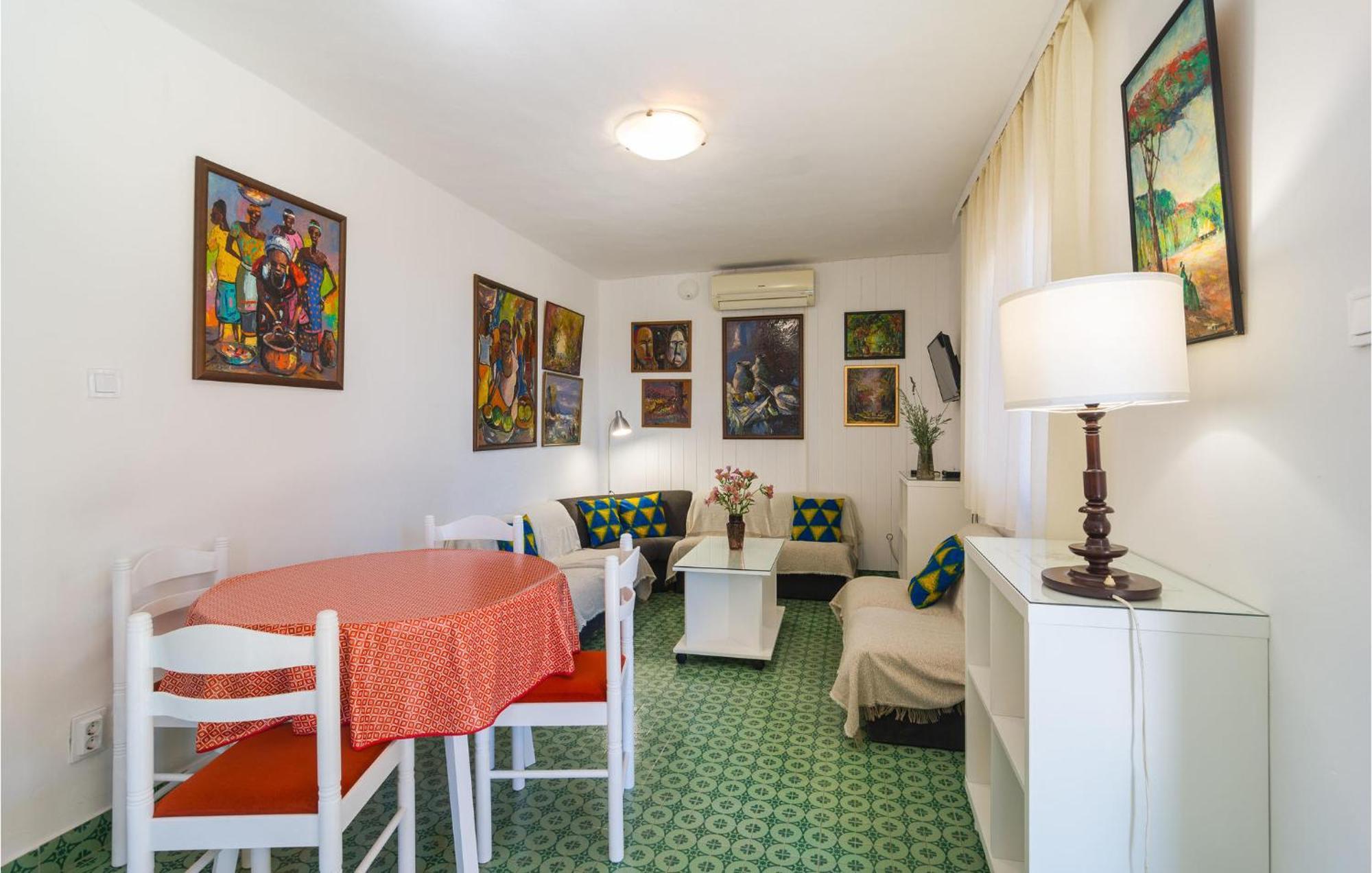 Amazing In With Wifi Holiday home